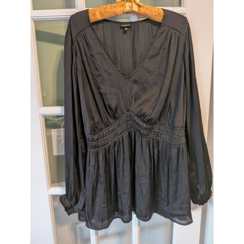 Torrid Black V-Neck Smocked Waist Tunic Blouse Long Sleeve Ruffle Cuff Size 3 3X